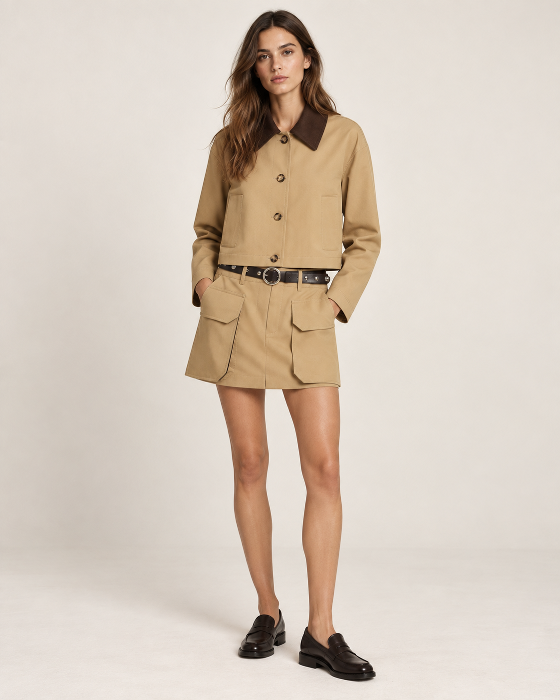 Conjunto Khaki de Blazer con Cinturón y Falda