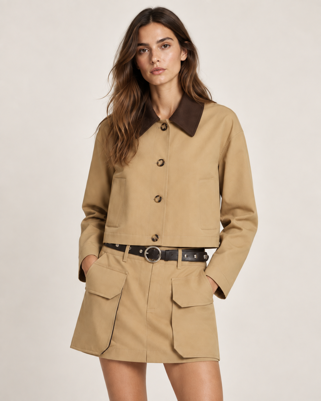 Conjunto Khaki de Blazer con Cinturón y Falda