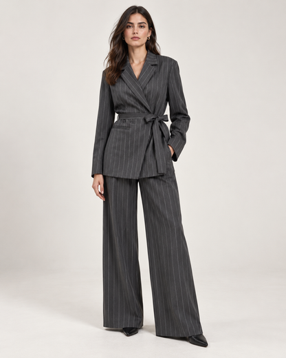 Traje Sastre Gris de Raya Diplomática con Lazada