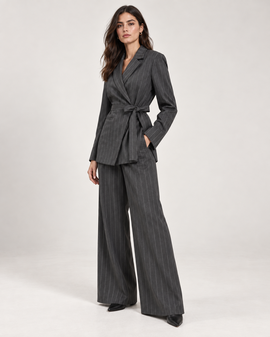 Traje Sastre Gris de Raya Diplomática con Lazada
