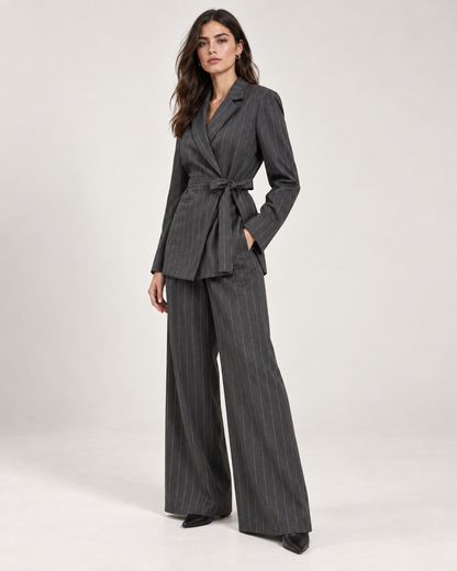 Traje Sastre Gris de Raya Diplomática con Lazada