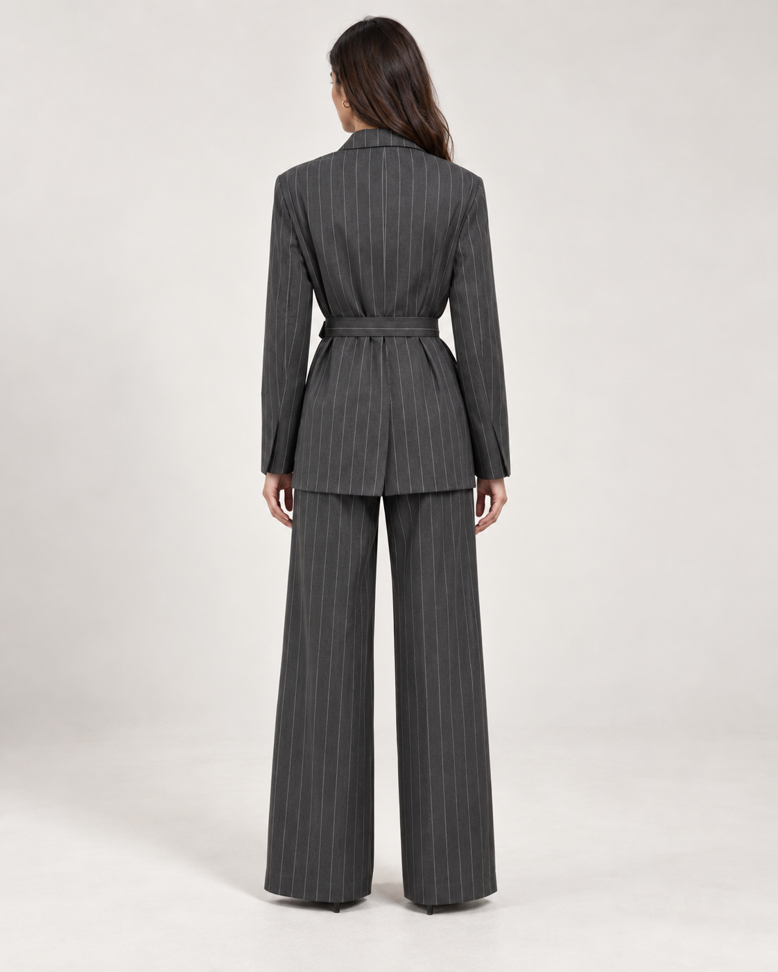 Traje Sastre Gris de Raya Diplomática con Lazada