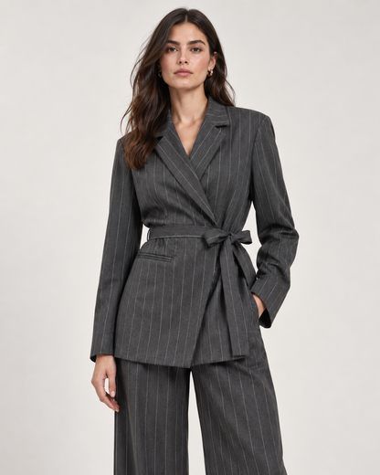Traje Sastre Gris de Raya Diplomática con Lazada