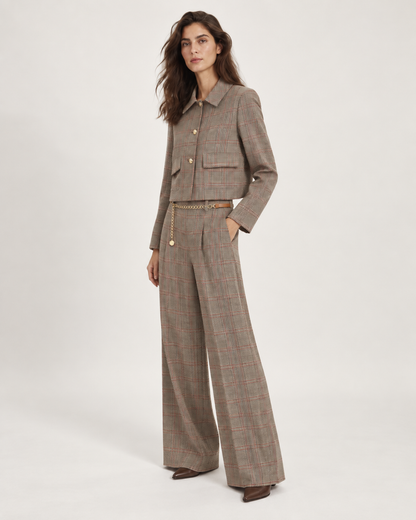 Conjunto Sastre de Cuadros con Blazer Corta y Pantalón