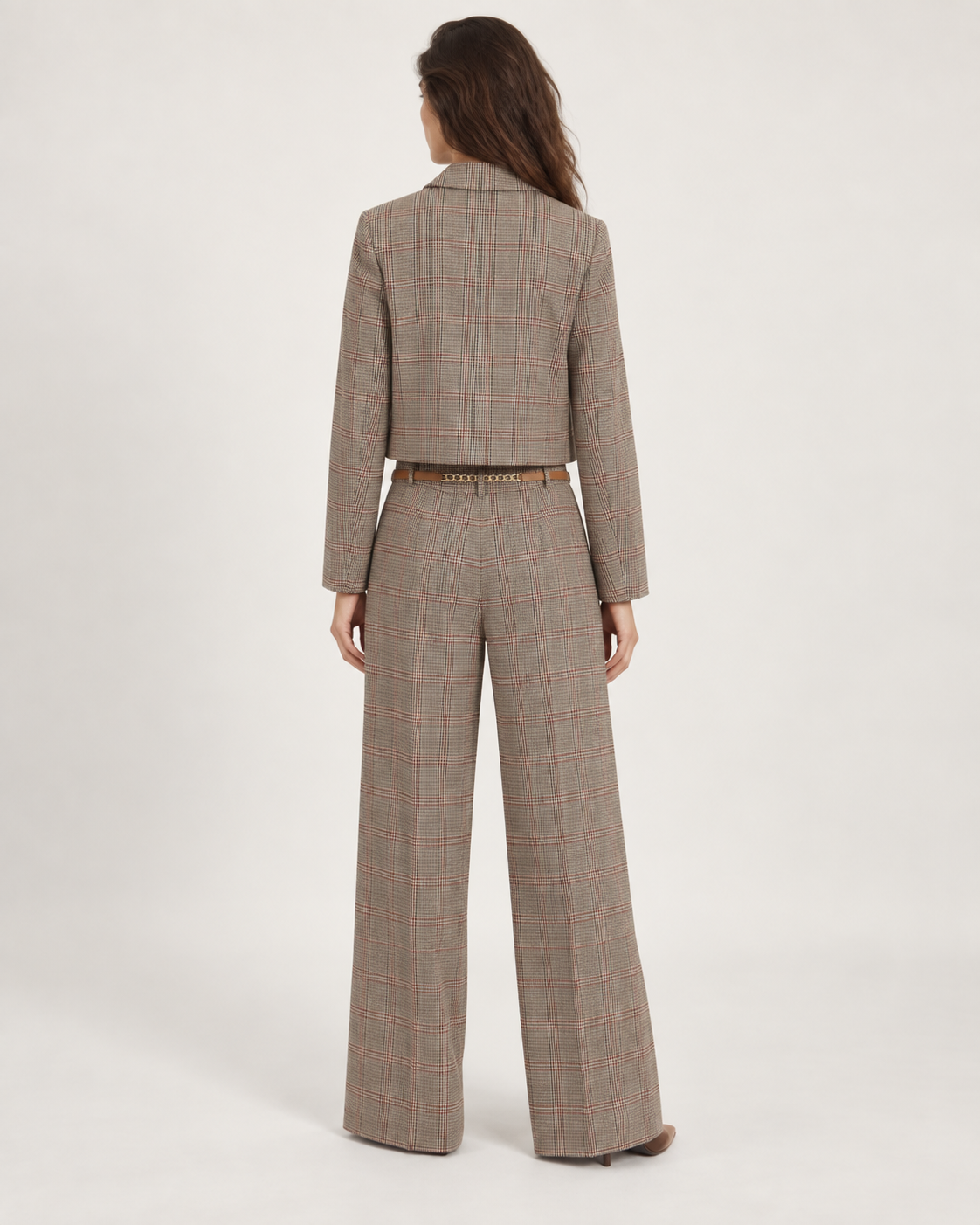 Conjunto Sastre de Cuadros con Blazer Corta y Pantalón